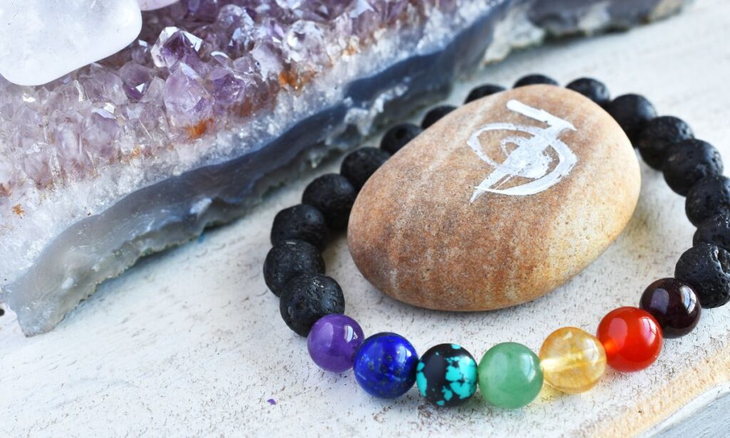 7 chakra bracelet, chakra bracelet, holistic wellness, energy alignment, chakra balancing, mind-body connection, chakra healing, well-being, spiritual jewelry, energy centers, chakra alignment.